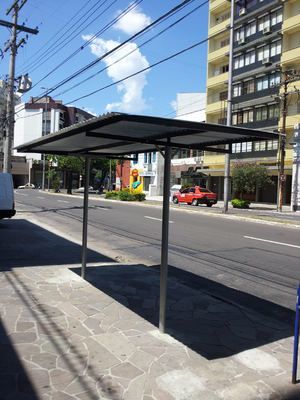 Próximo a paradas de ônibus_3